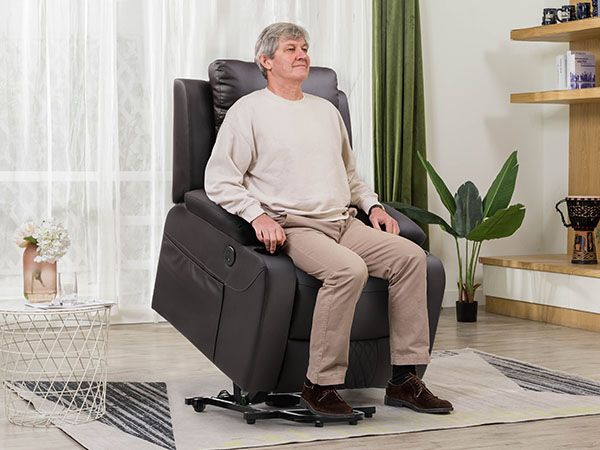 A Comprehensive Guide to Selecting the Ideal Recliner for Elderly Comfort